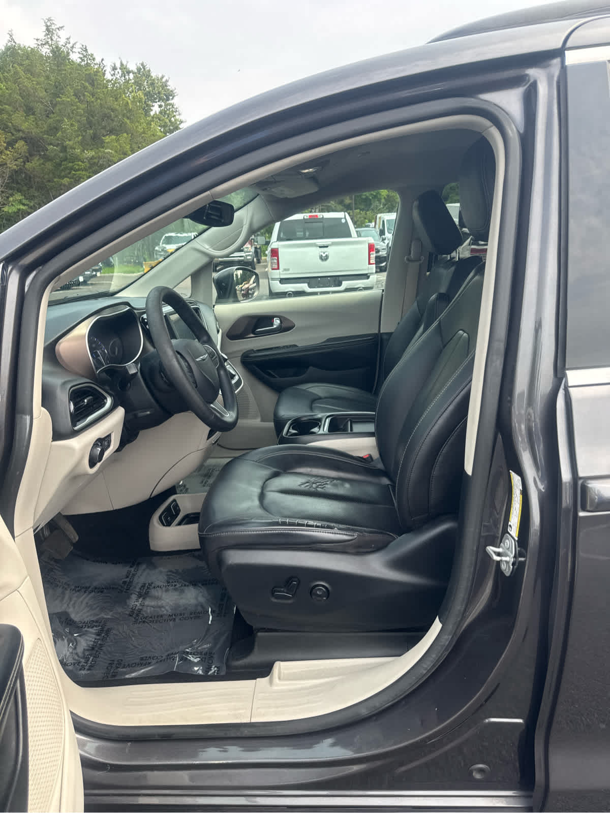 2020 Chrysler Voyager LXI
