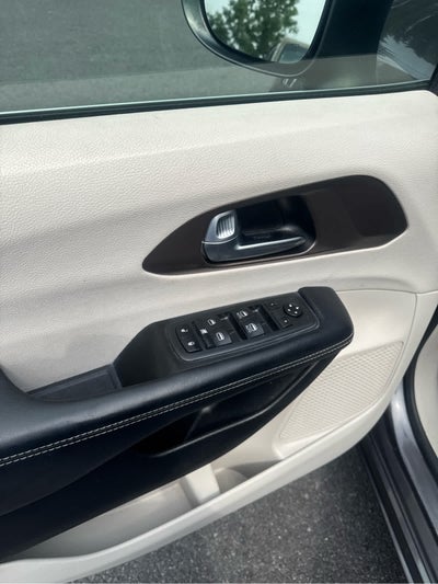 2020 Chrysler Voyager LXI