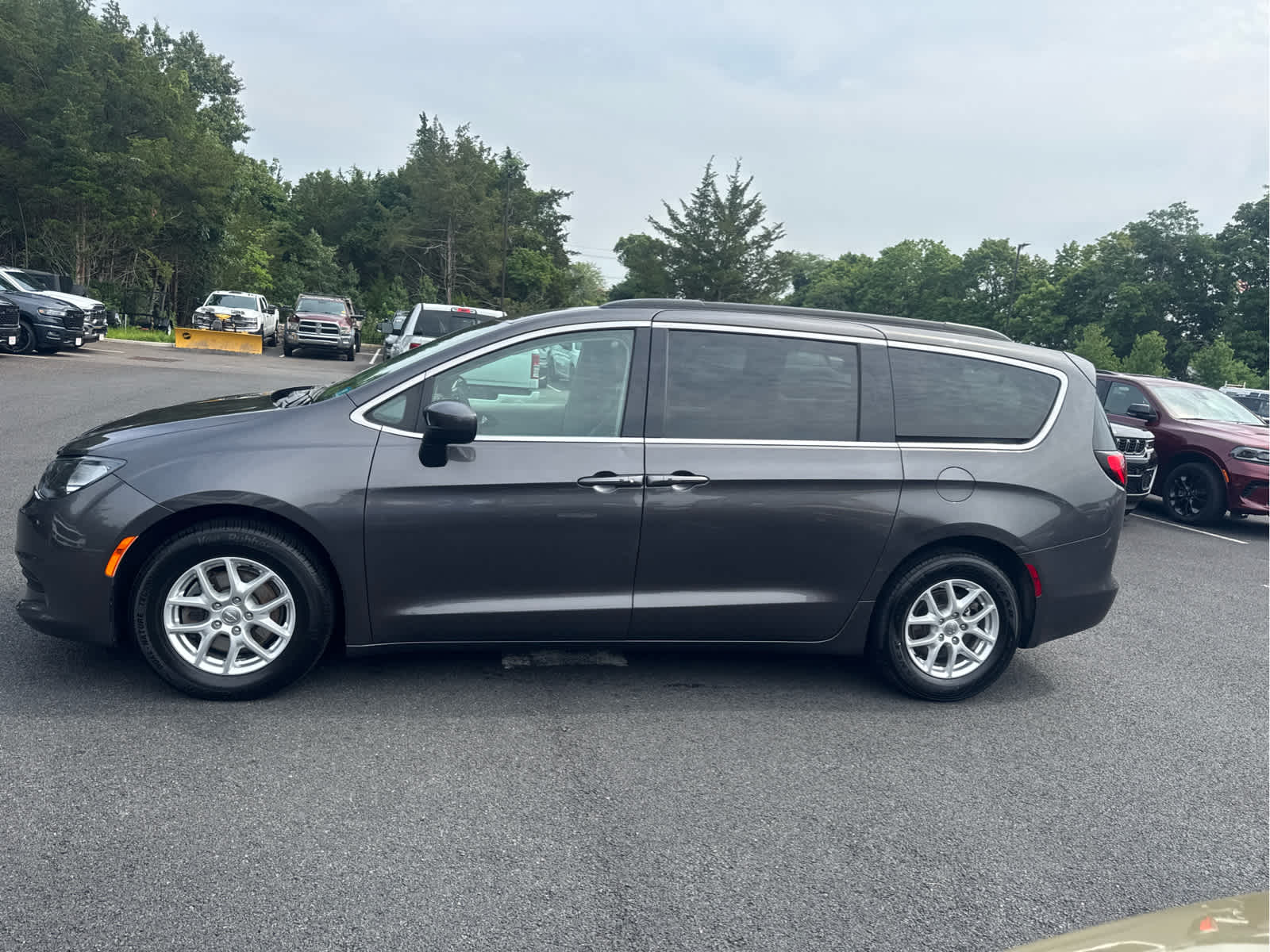 2020 Chrysler Voyager LXI