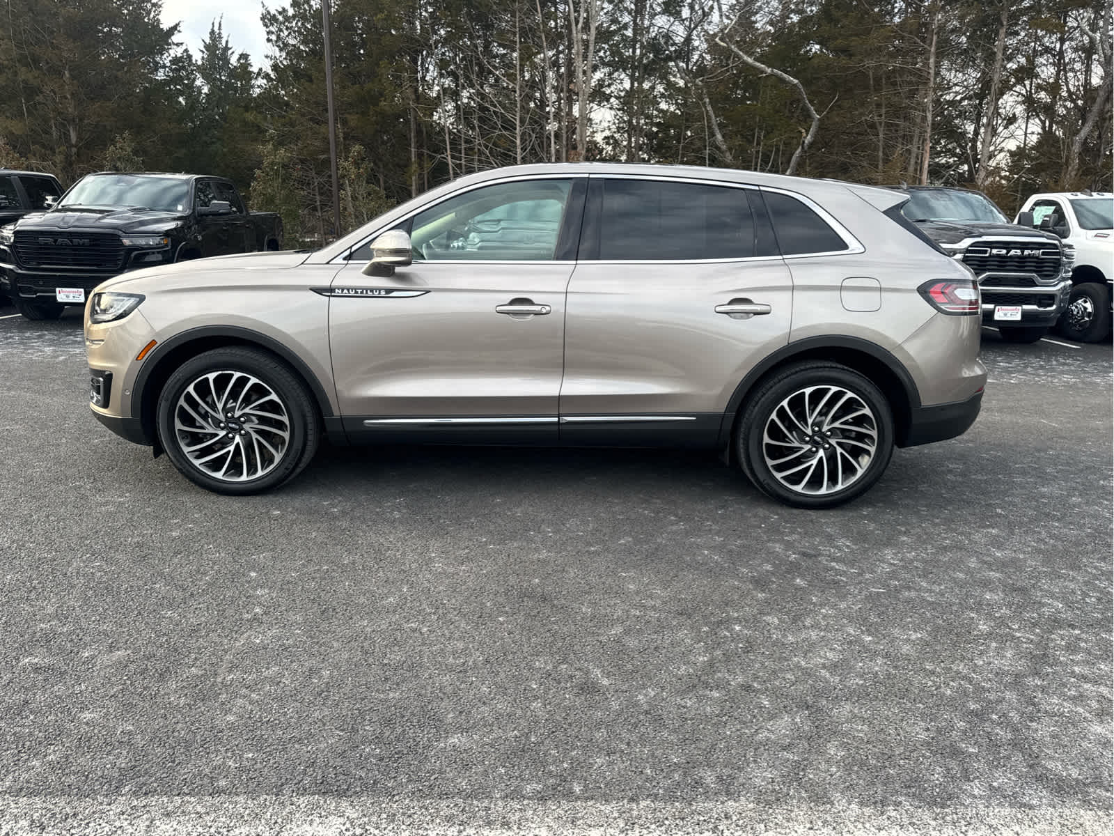 2020 Lincoln Nautilus Reserve