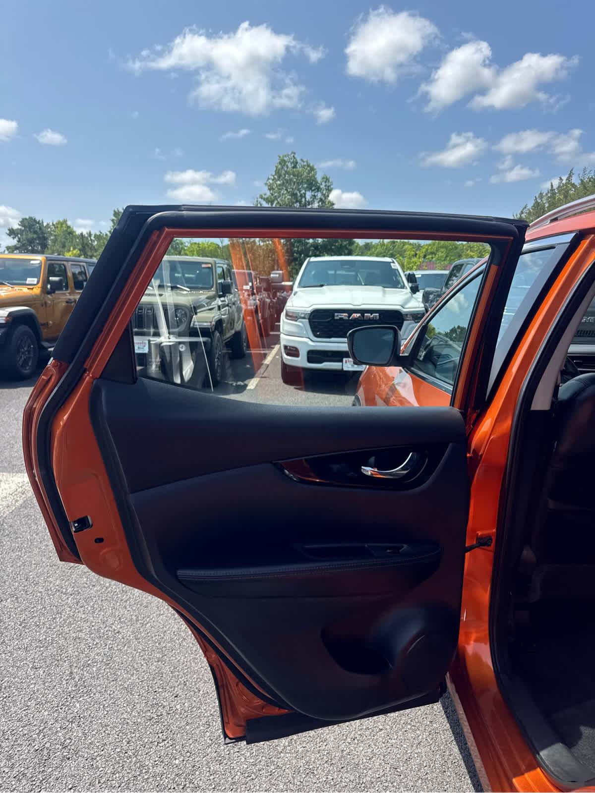 2022 Nissan Rogue Sport SV