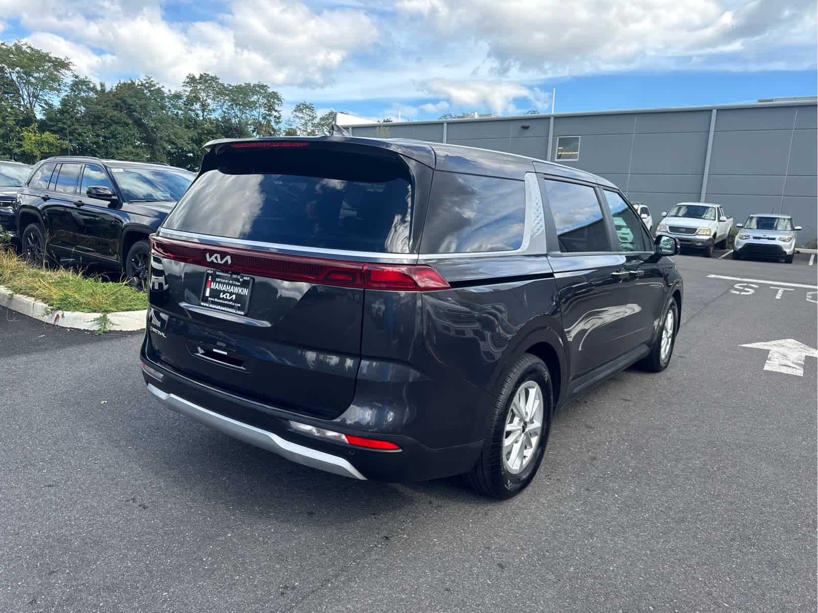 2024 Kia Carnival LX