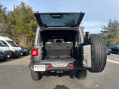 2022 Jeep Wrangler Unlimited Sahara Altitude
