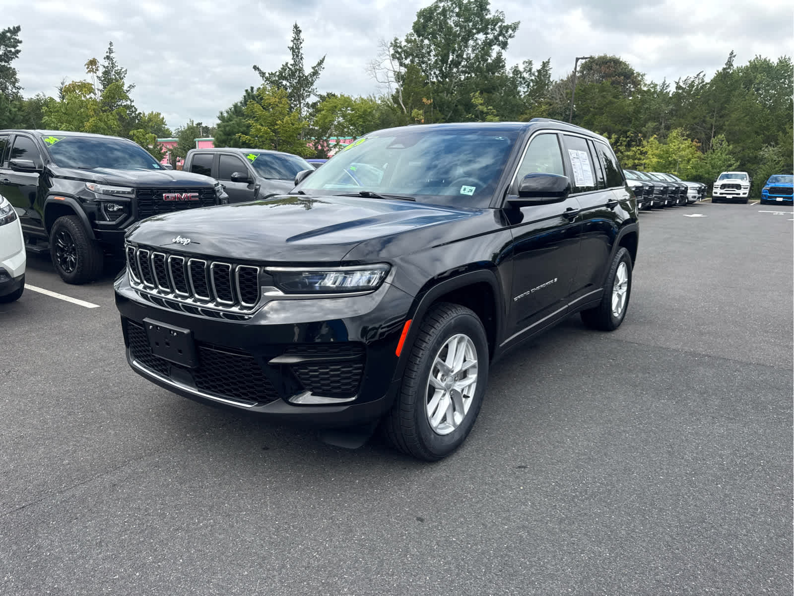 2023 Jeep Grand Cherokee Laredo X