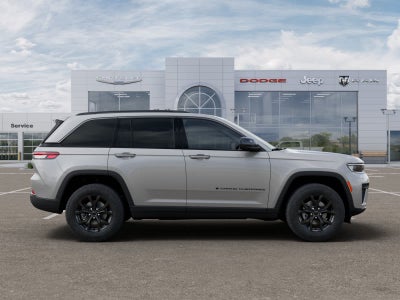 2026 Jeep Grand Cherokee Laredo Altitude