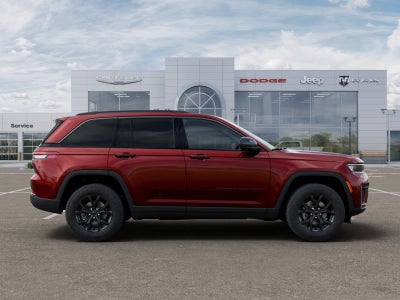 2026 Jeep Grand Cherokee Laredo Altitude