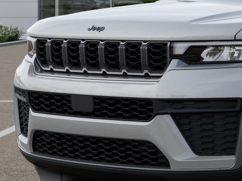 2026 Jeep Grand Cherokee Laredo Altitude