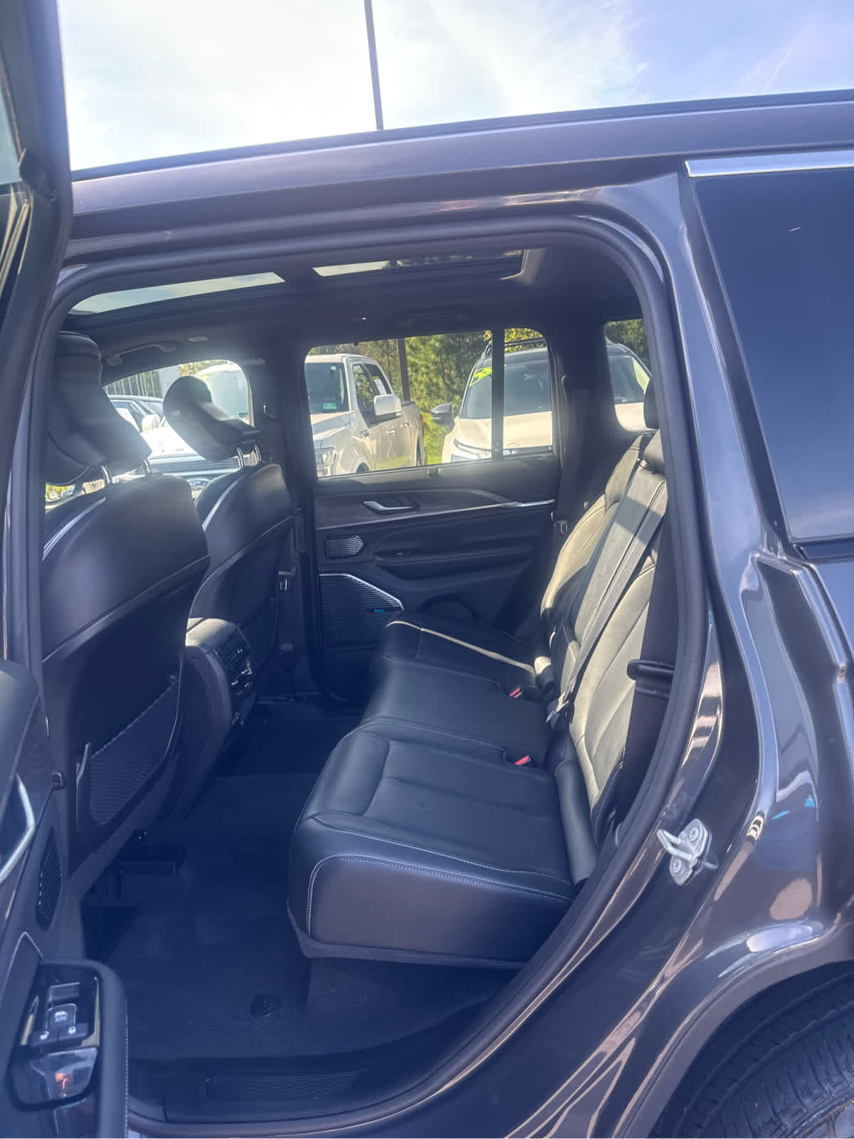 2022 Jeep Grand Cherokee Overland