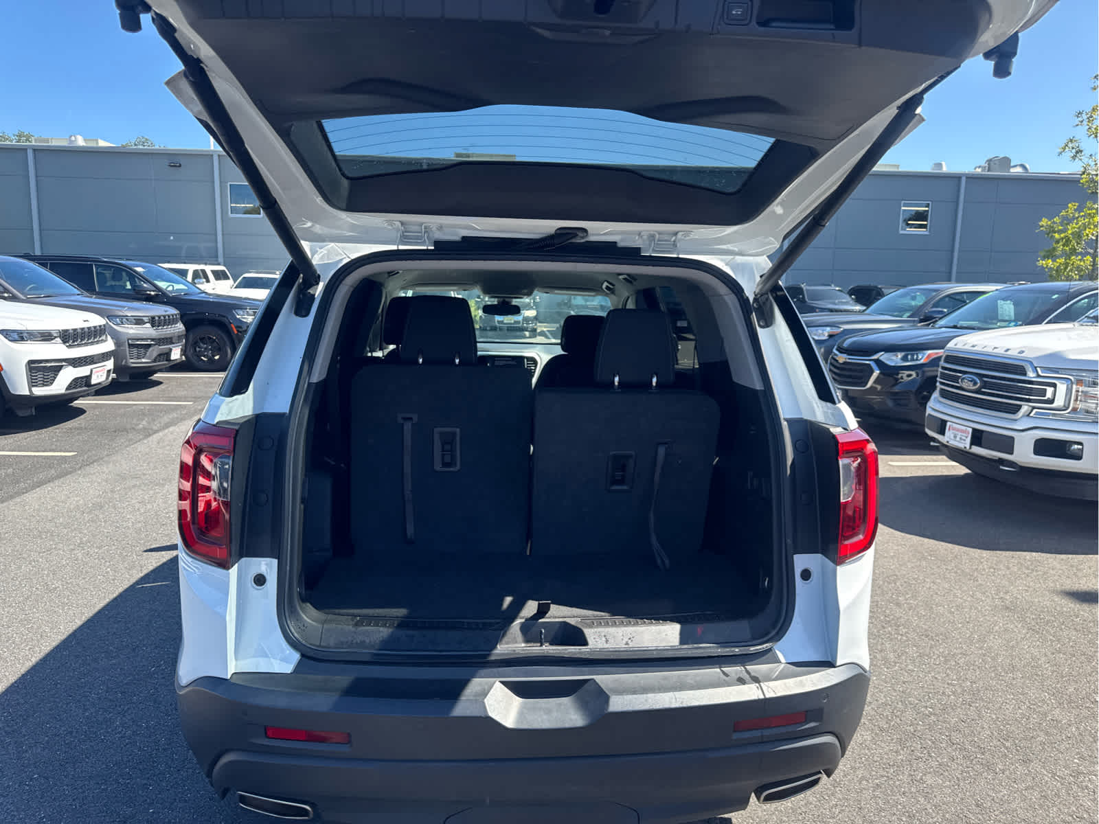 2023 GMC Acadia SLE