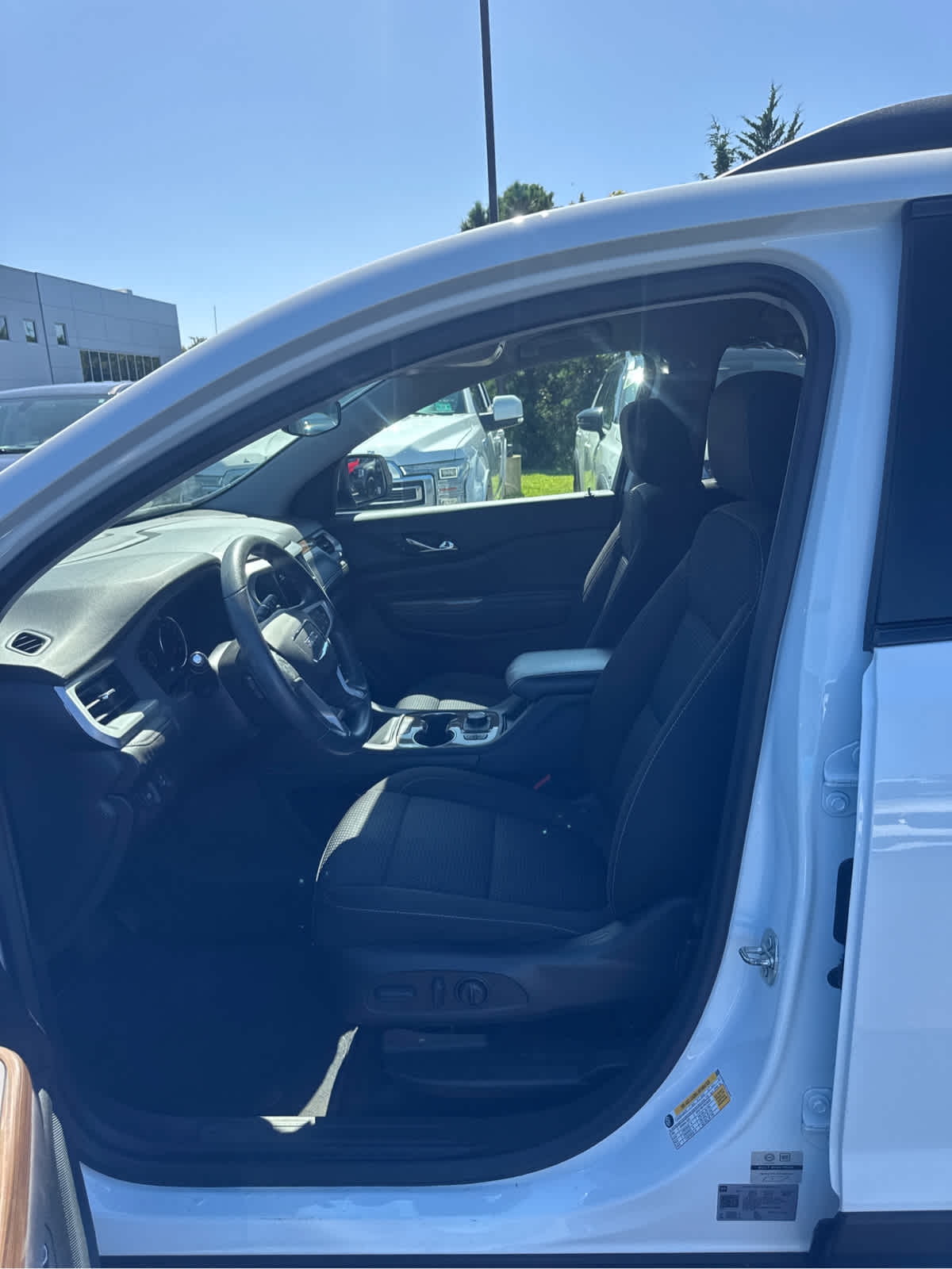 2023 GMC Acadia SLE