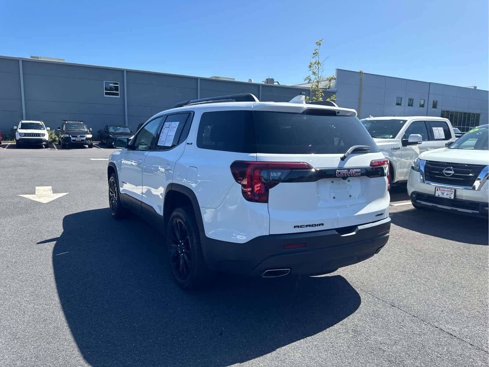 2023 GMC Acadia SLE