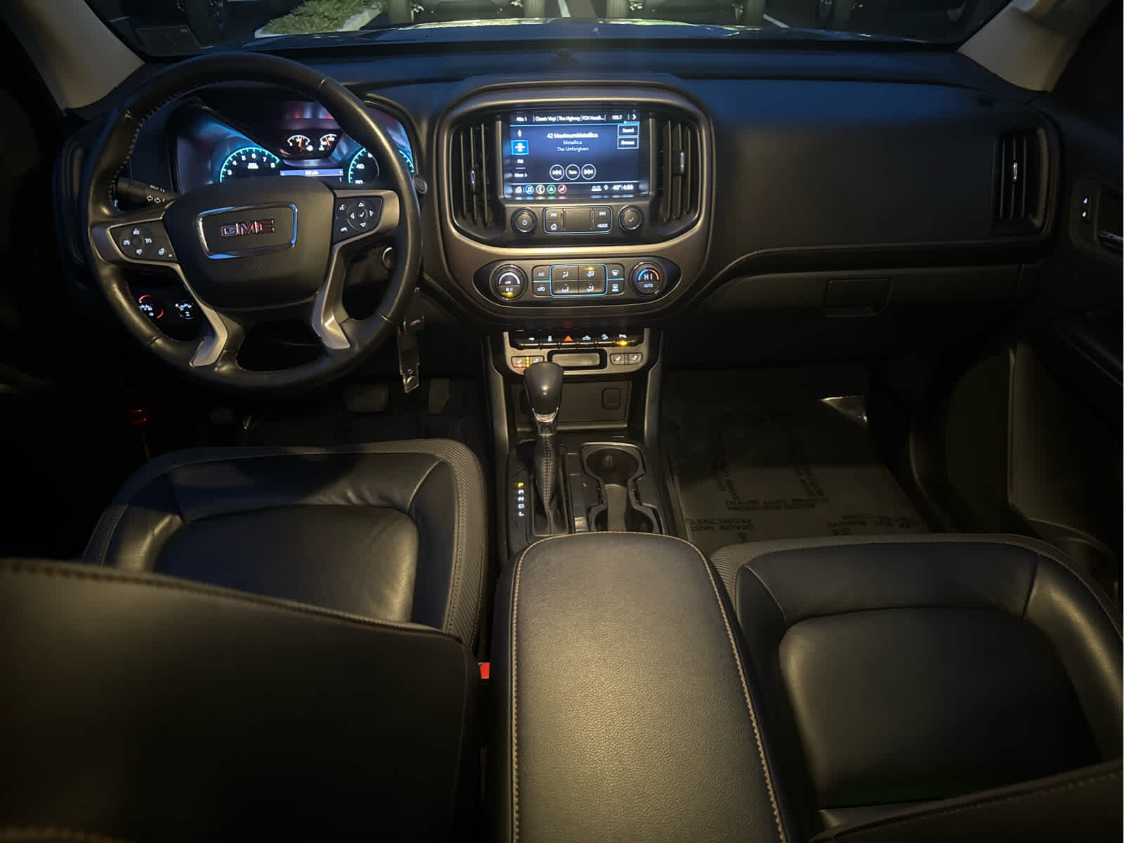 2022 GMC Canyon 4WD AT4 w/Leather