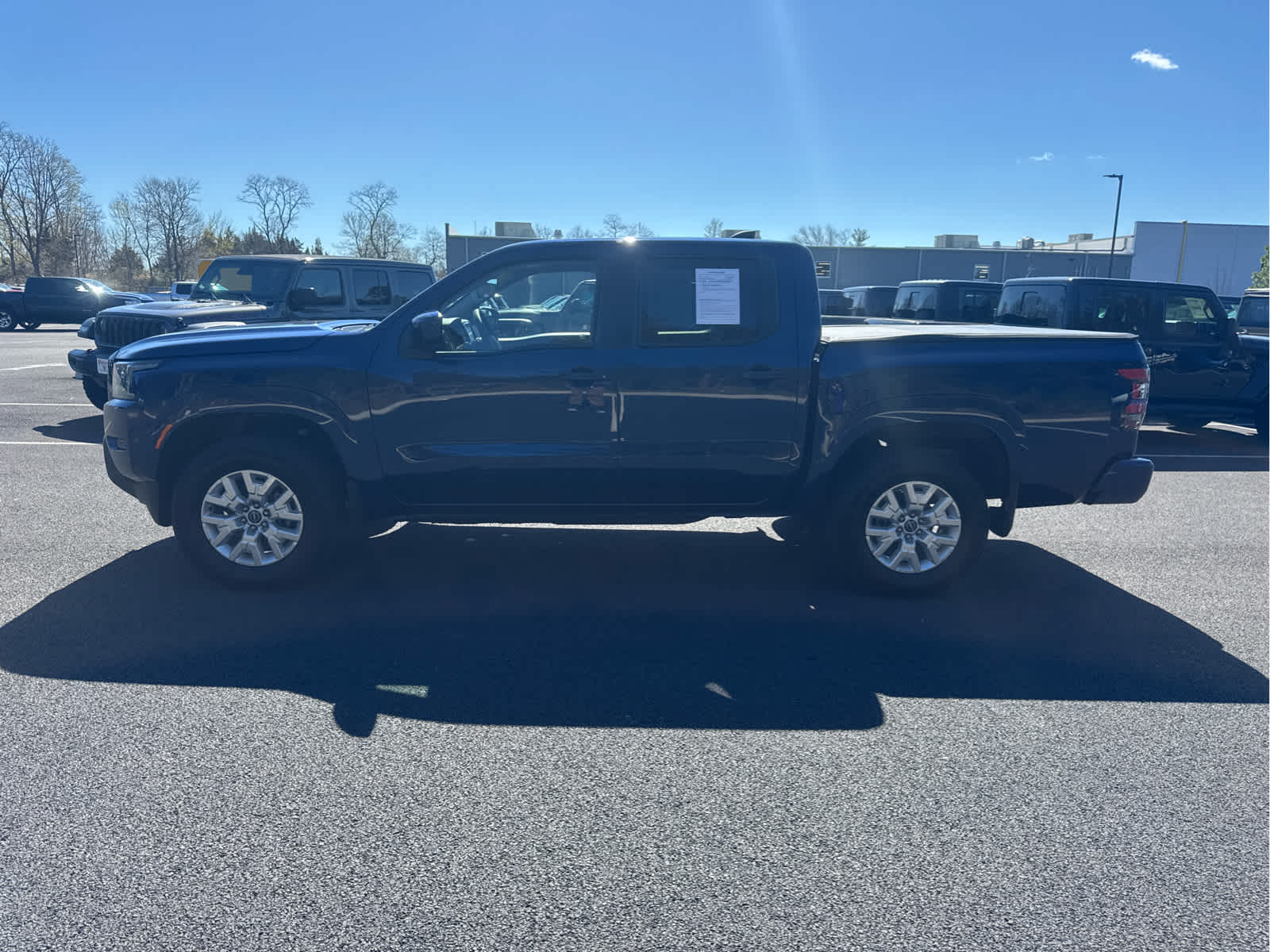 2022 Nissan Frontier SV