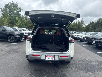 2022 Nissan Pathfinder Platinum