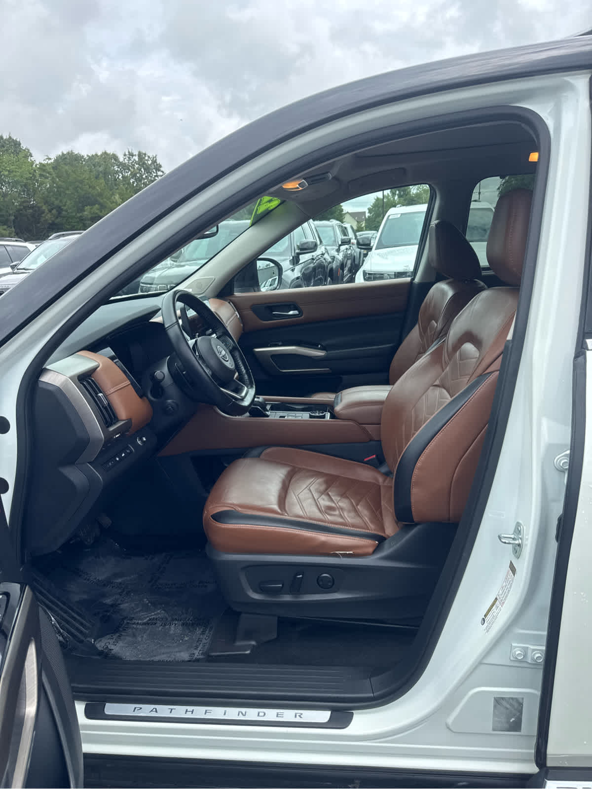 2022 Nissan Pathfinder Platinum