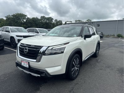 2022 Nissan Pathfinder Platinum