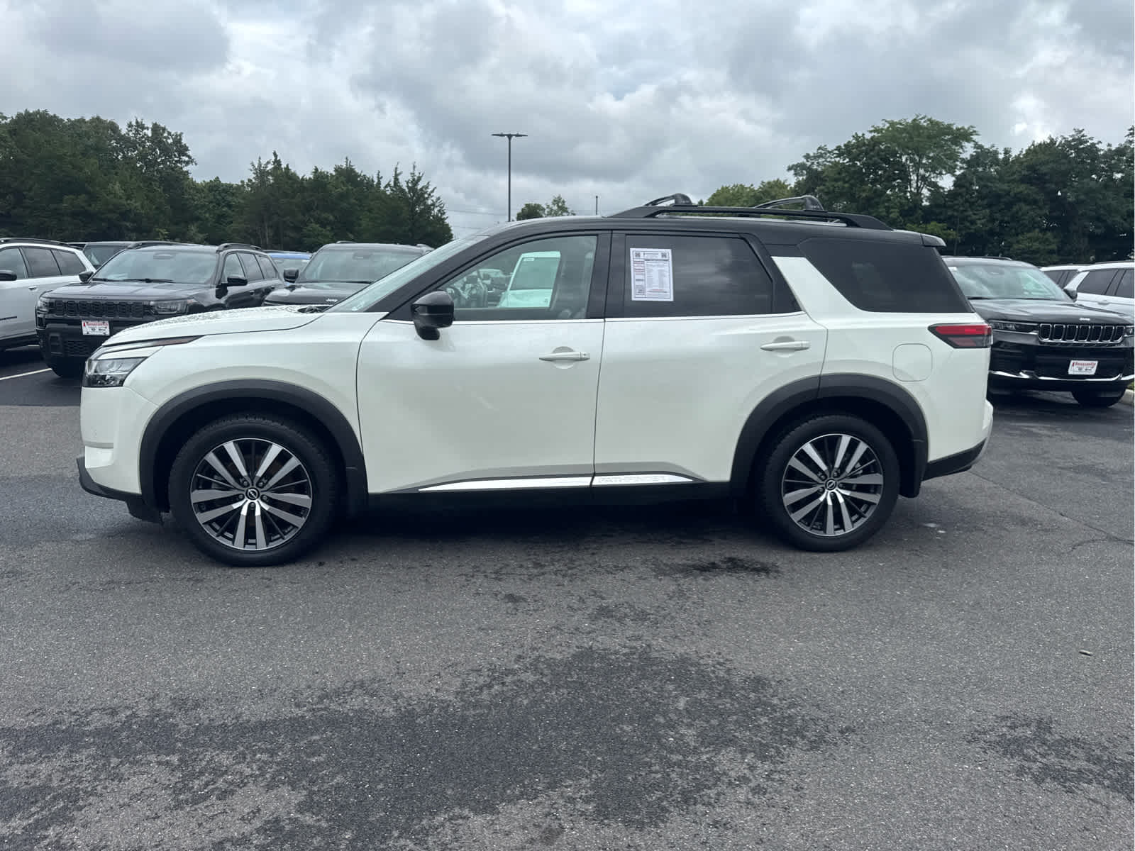 2022 Nissan Pathfinder Platinum