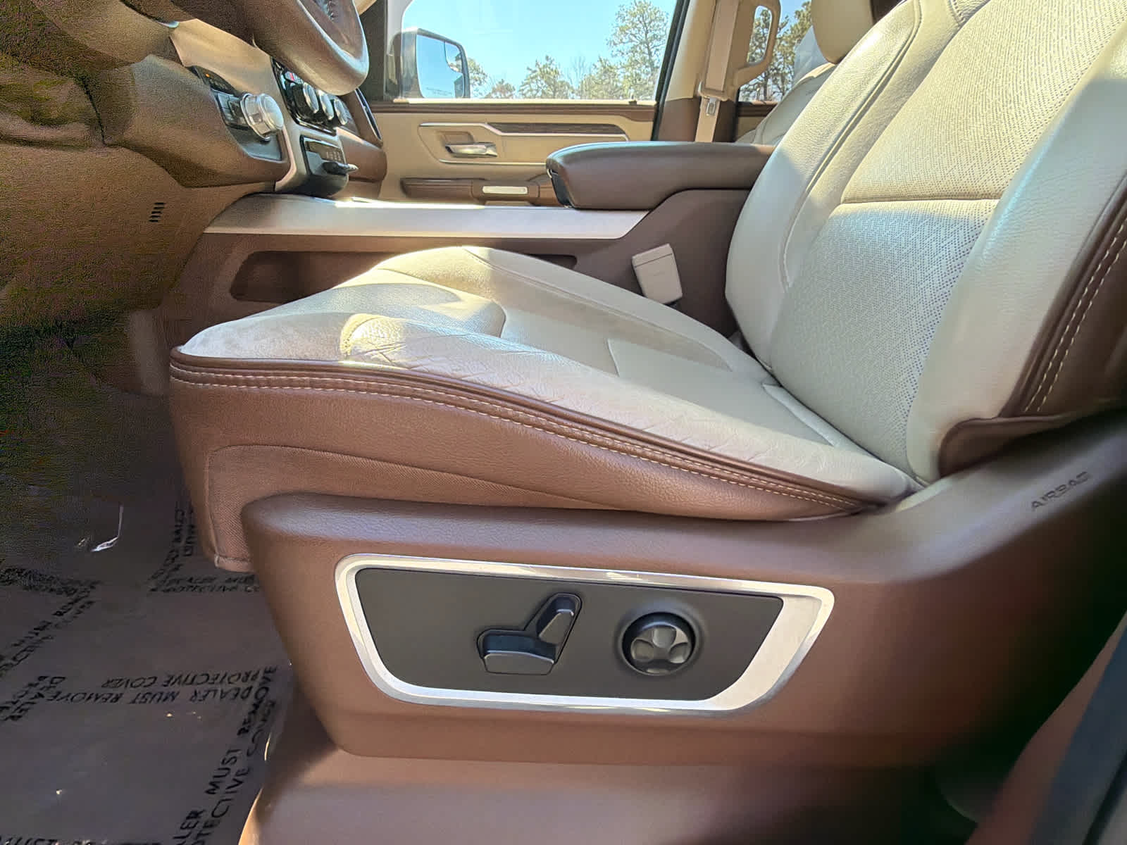 2019 RAM 1500 Laramie Crew Cab 4x4 5'7" Box