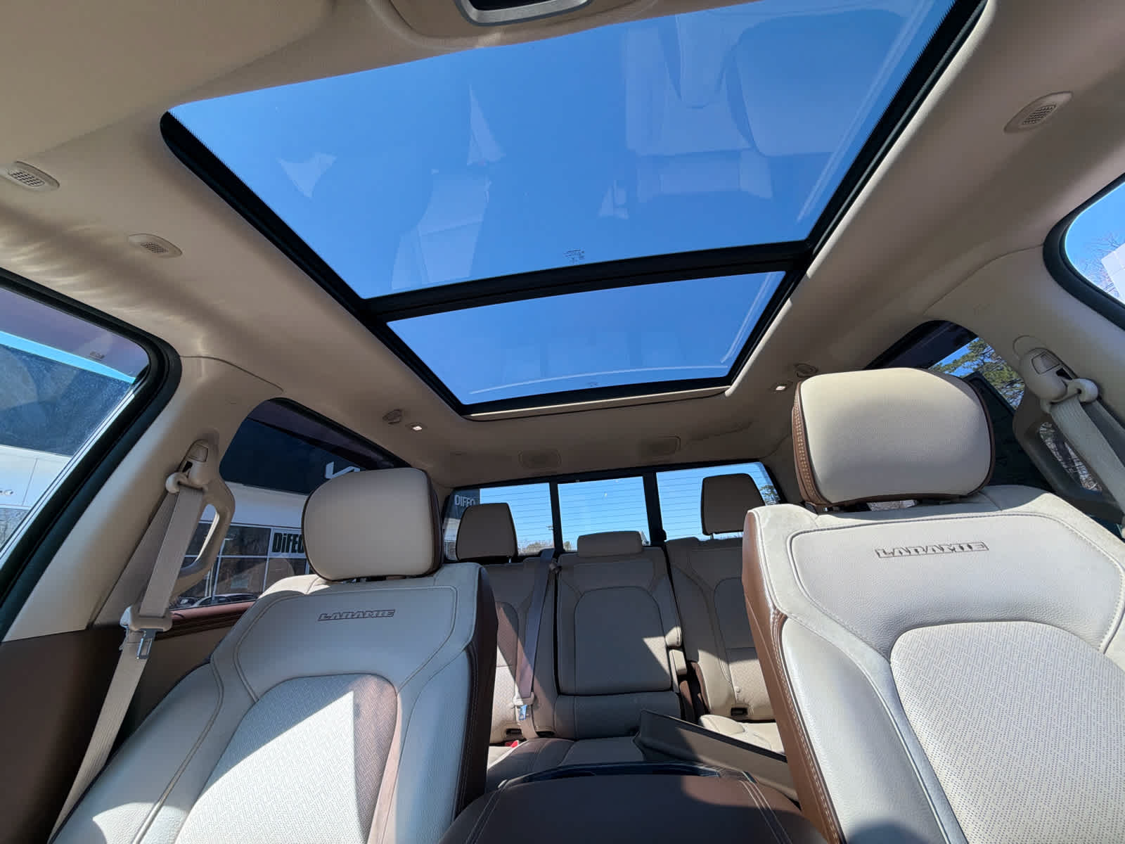 2019 RAM 1500 Laramie Crew Cab 4x4 5'7" Box
