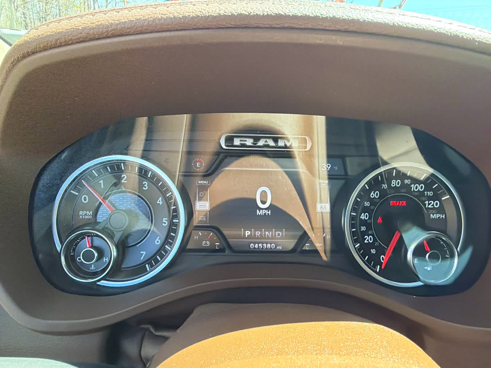 2019 RAM 1500 Laramie Crew Cab 4x4 5'7" Box