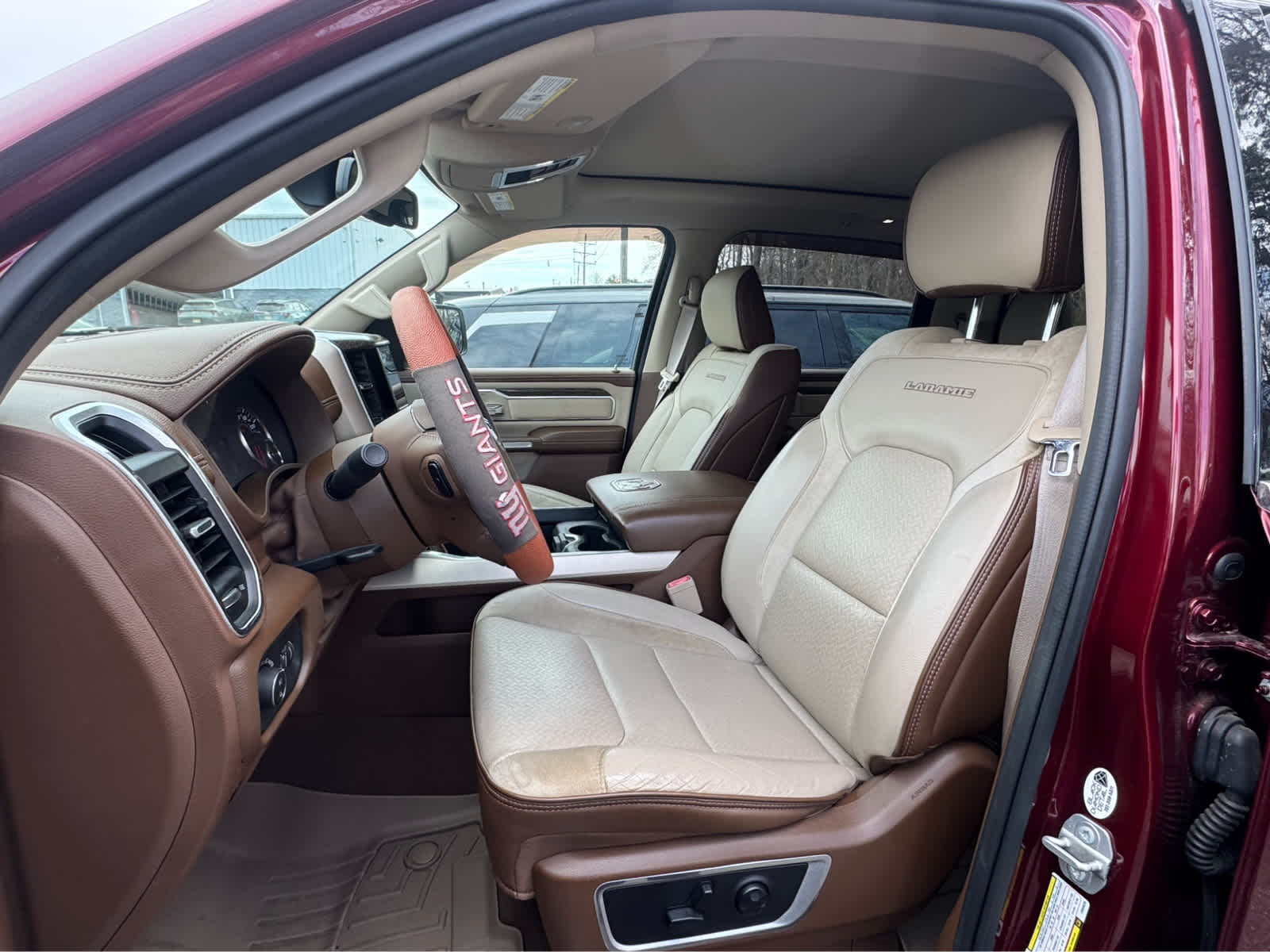 2019 RAM 1500 Laramie Crew Cab 4x4 5'7" Box