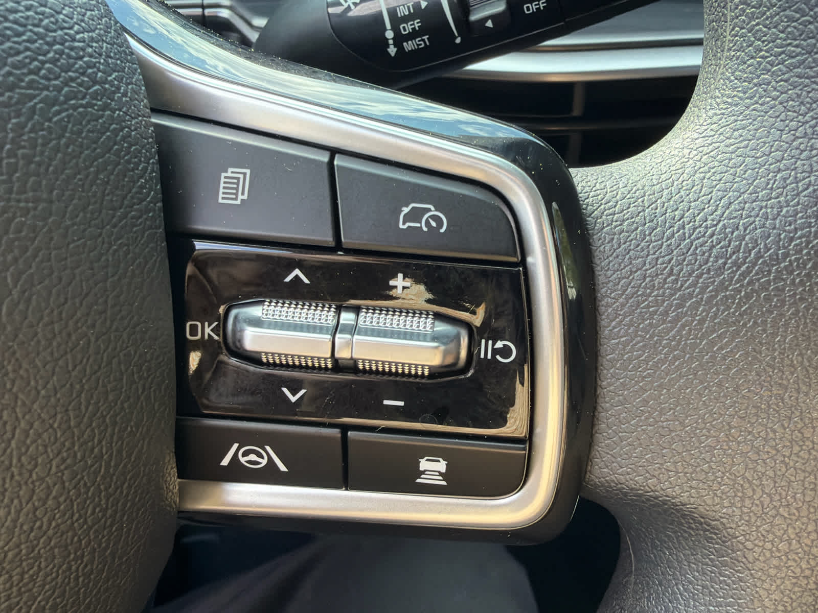 2025 Kia Sorento LX