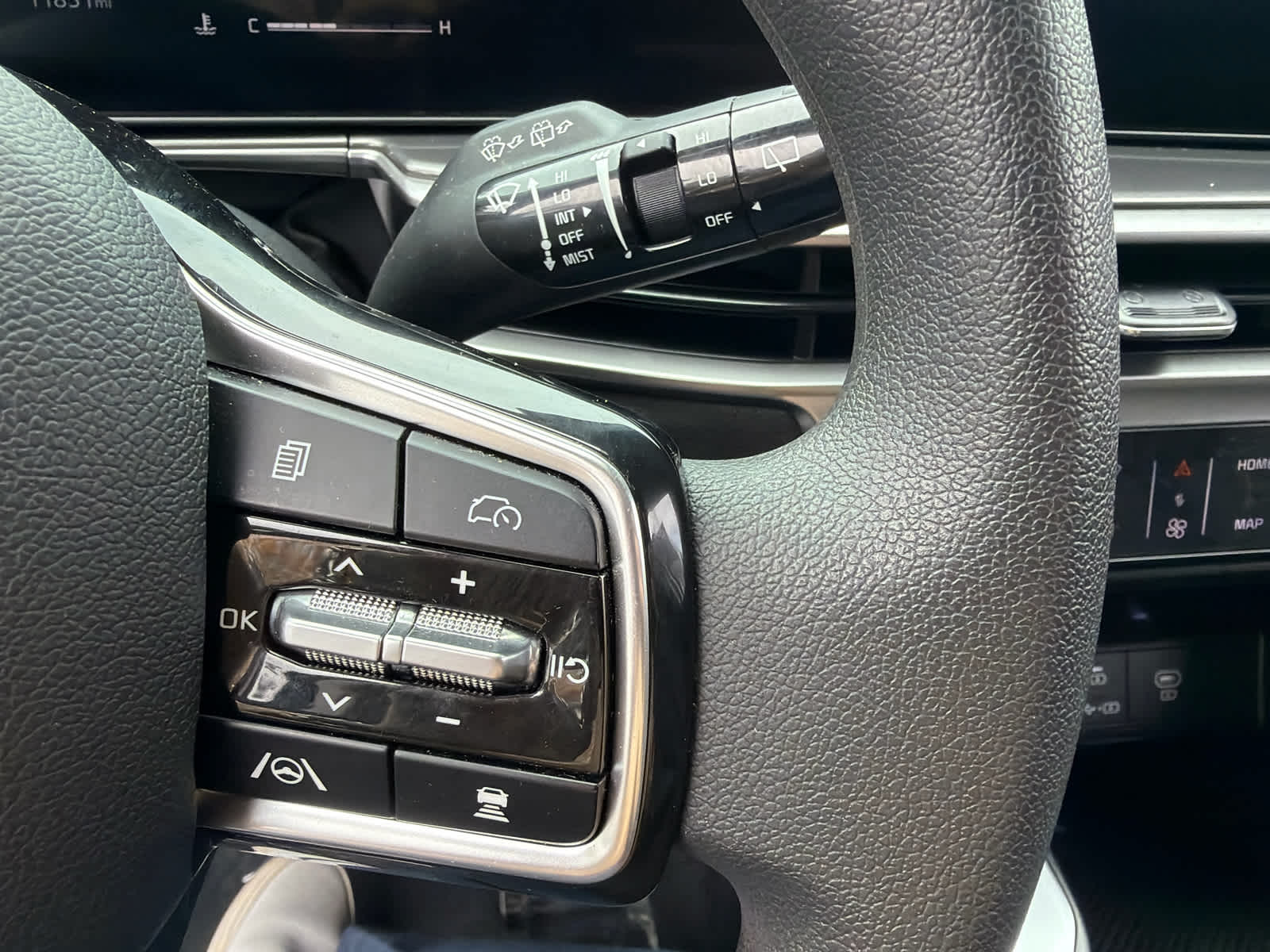 2025 Kia Sorento LX