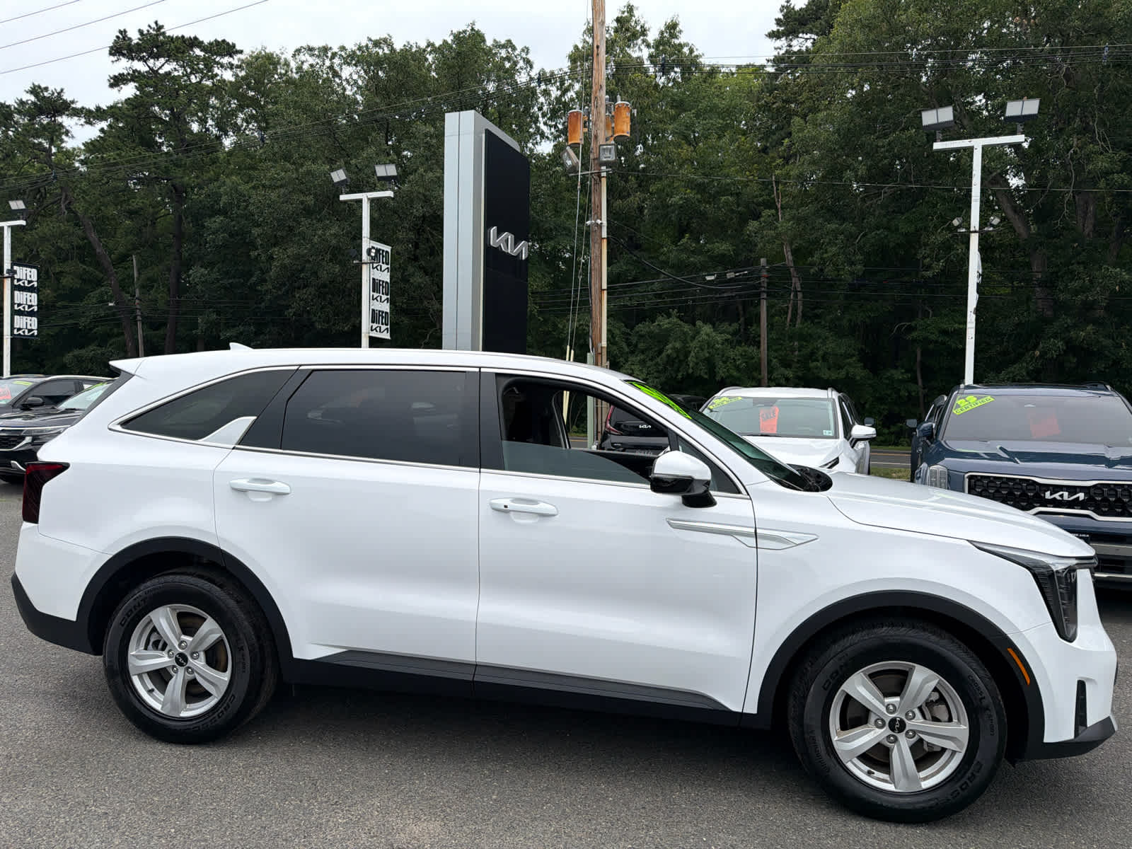 2025 Kia Sorento LX