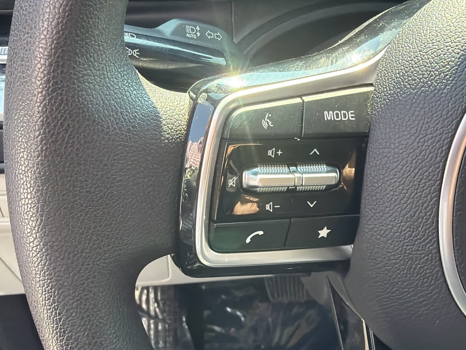 2024 Kia Carnival MPV LX